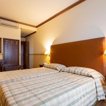 Albergo Il Cacciatore Spello Exterior photo